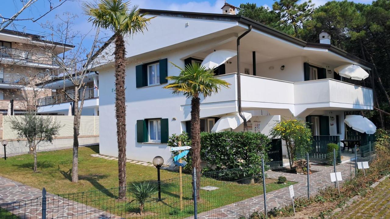 Villa Barbara Fra I Pini Lignano Sabbiadoro Kültér fotó
