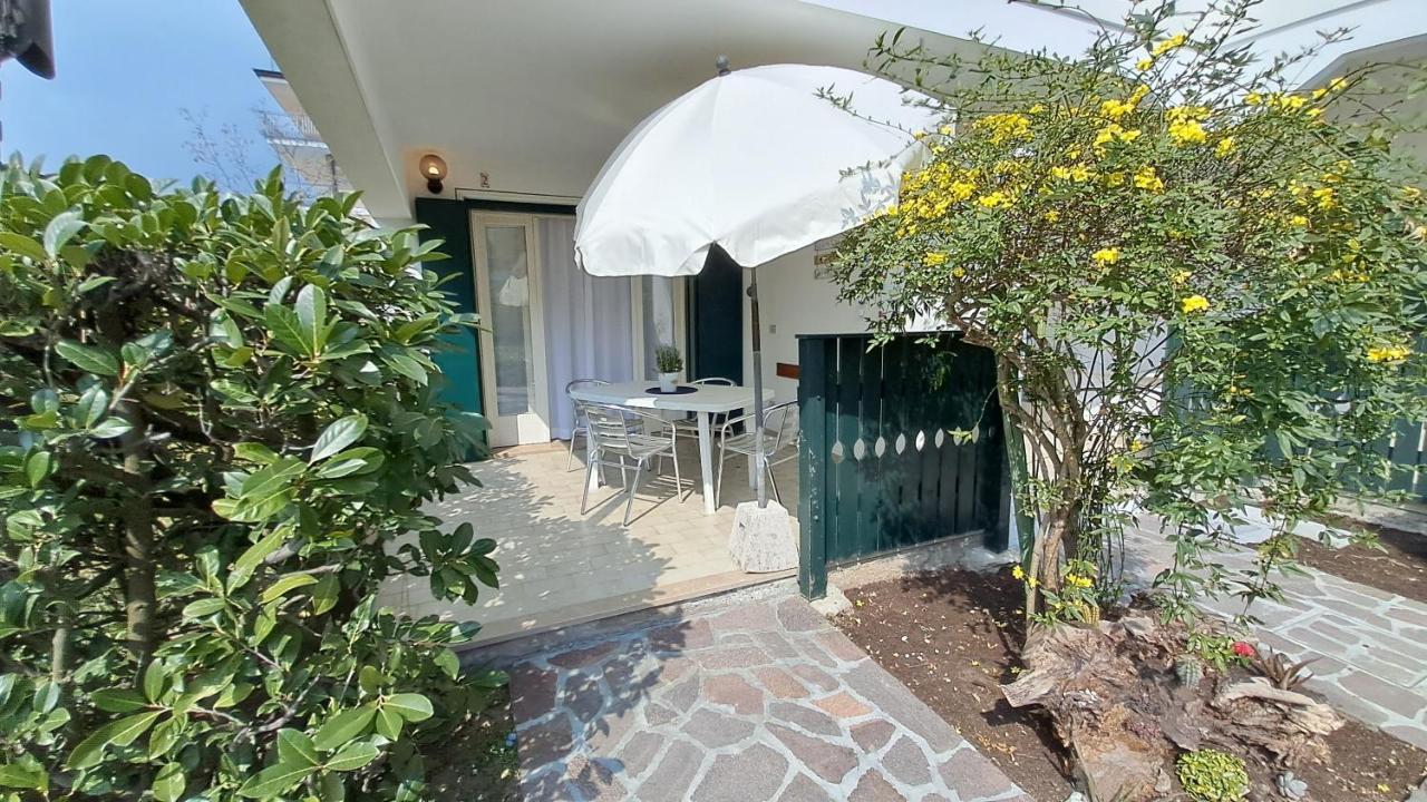 Villa Barbara Fra I Pini Lignano Sabbiadoro Kültér fotó