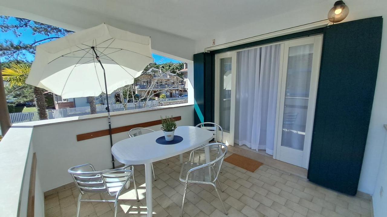 Villa Barbara Fra I Pini Lignano Sabbiadoro Kültér fotó